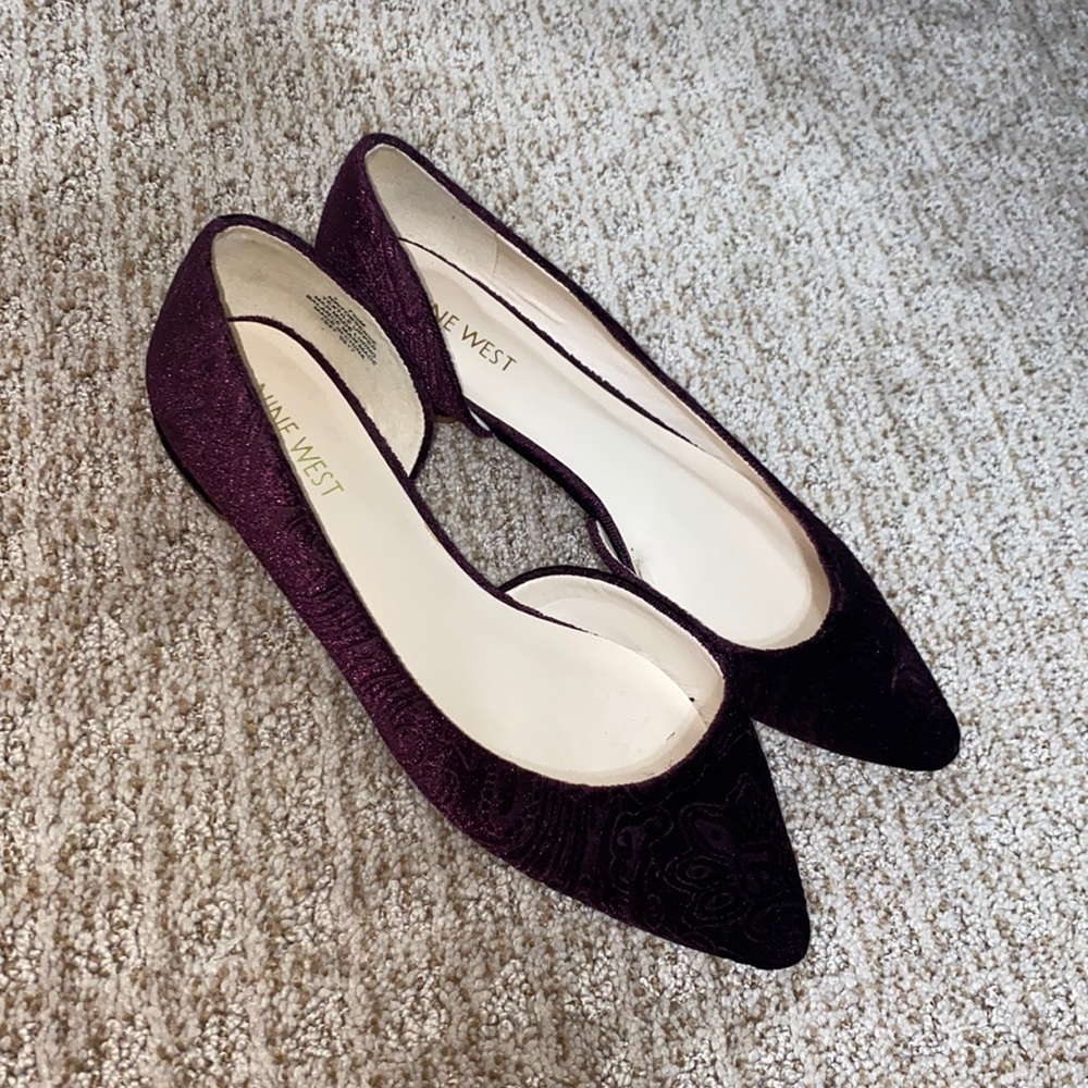 Maroon Nine West Patterned Velvet Flats Size 7.5